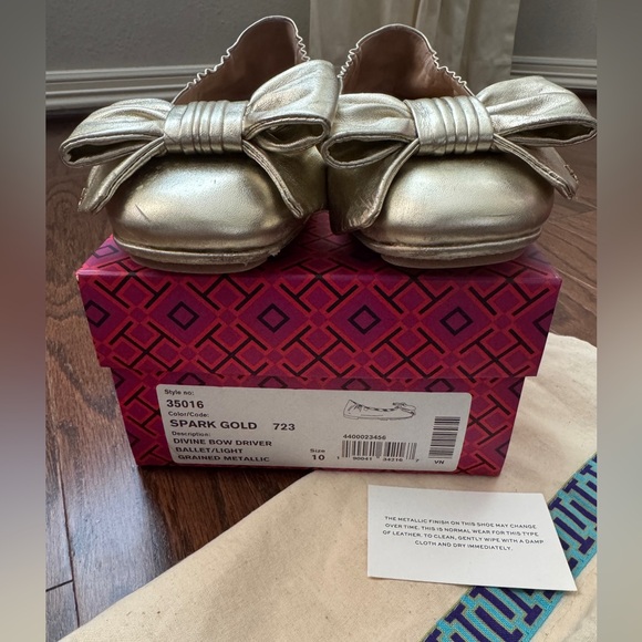 Tory Burch Divine Bow Driver - Spark Gold. Size 10 - Picture 7 of 7